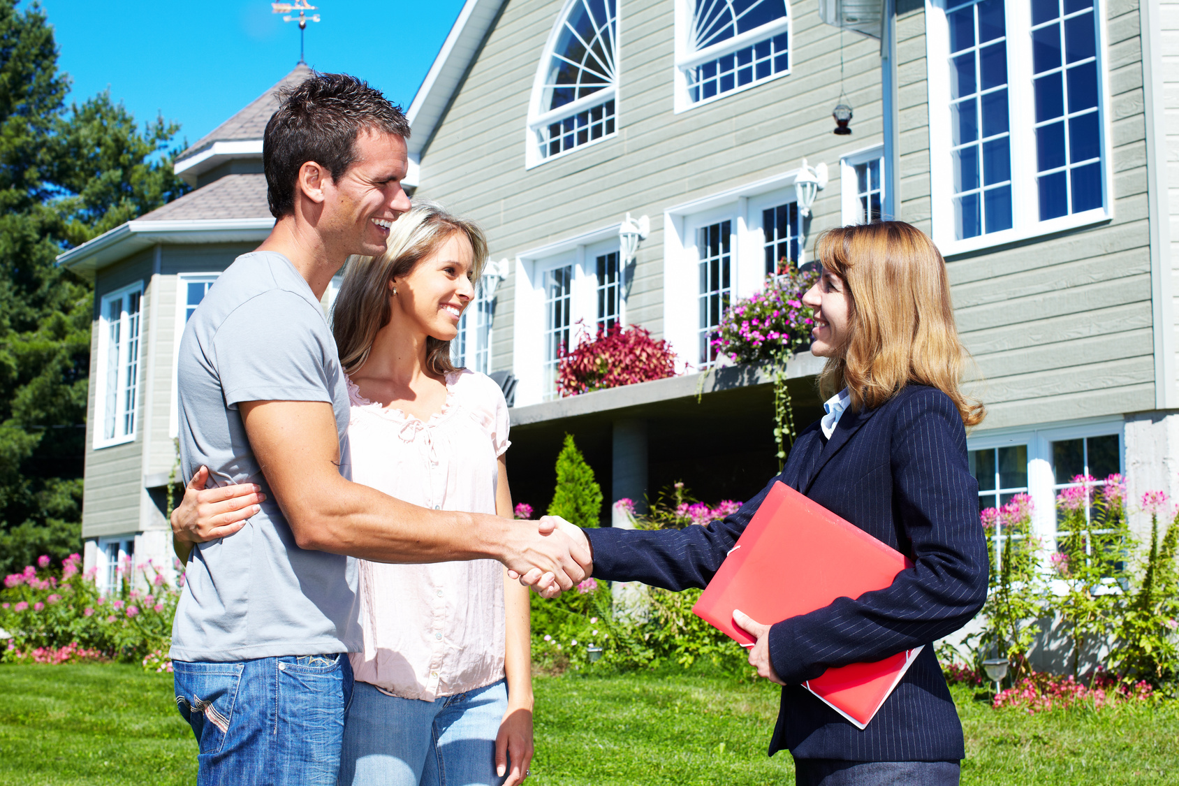 home buyers with real estate agent
